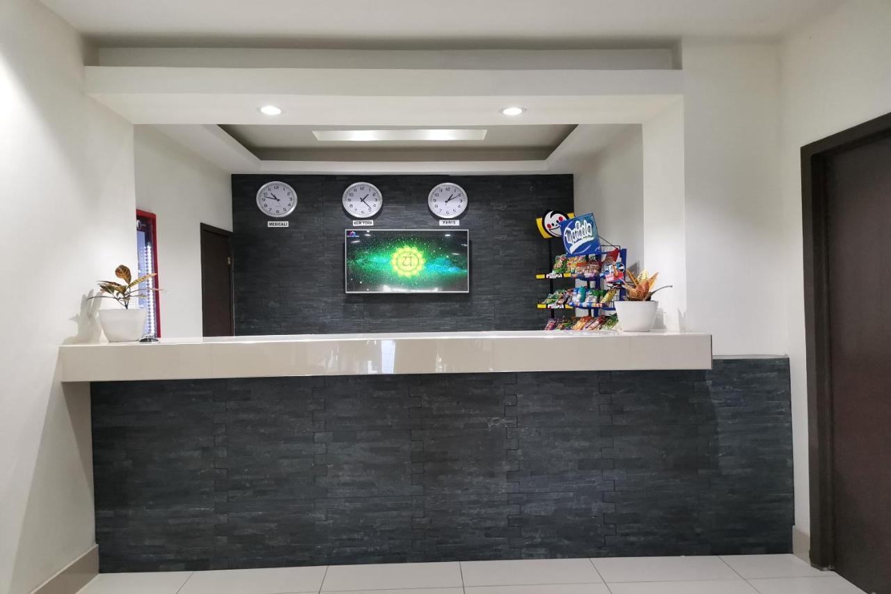Capital O Hotel Plaza, 멕시칼리 외부 사진